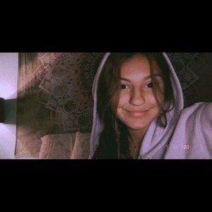 Meet your Posher, Alexis